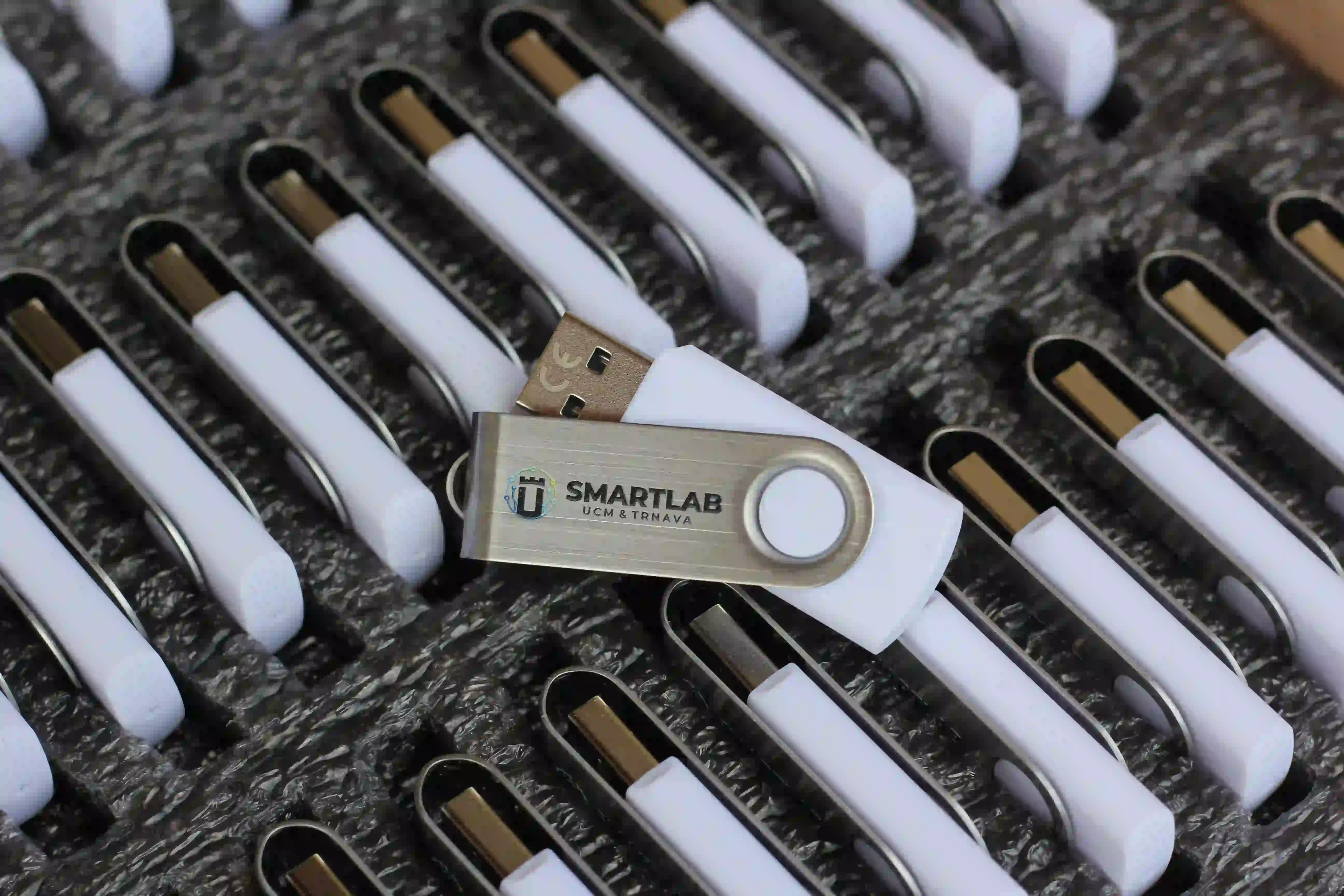 Reklamné USB kľúče s potlačou loga.