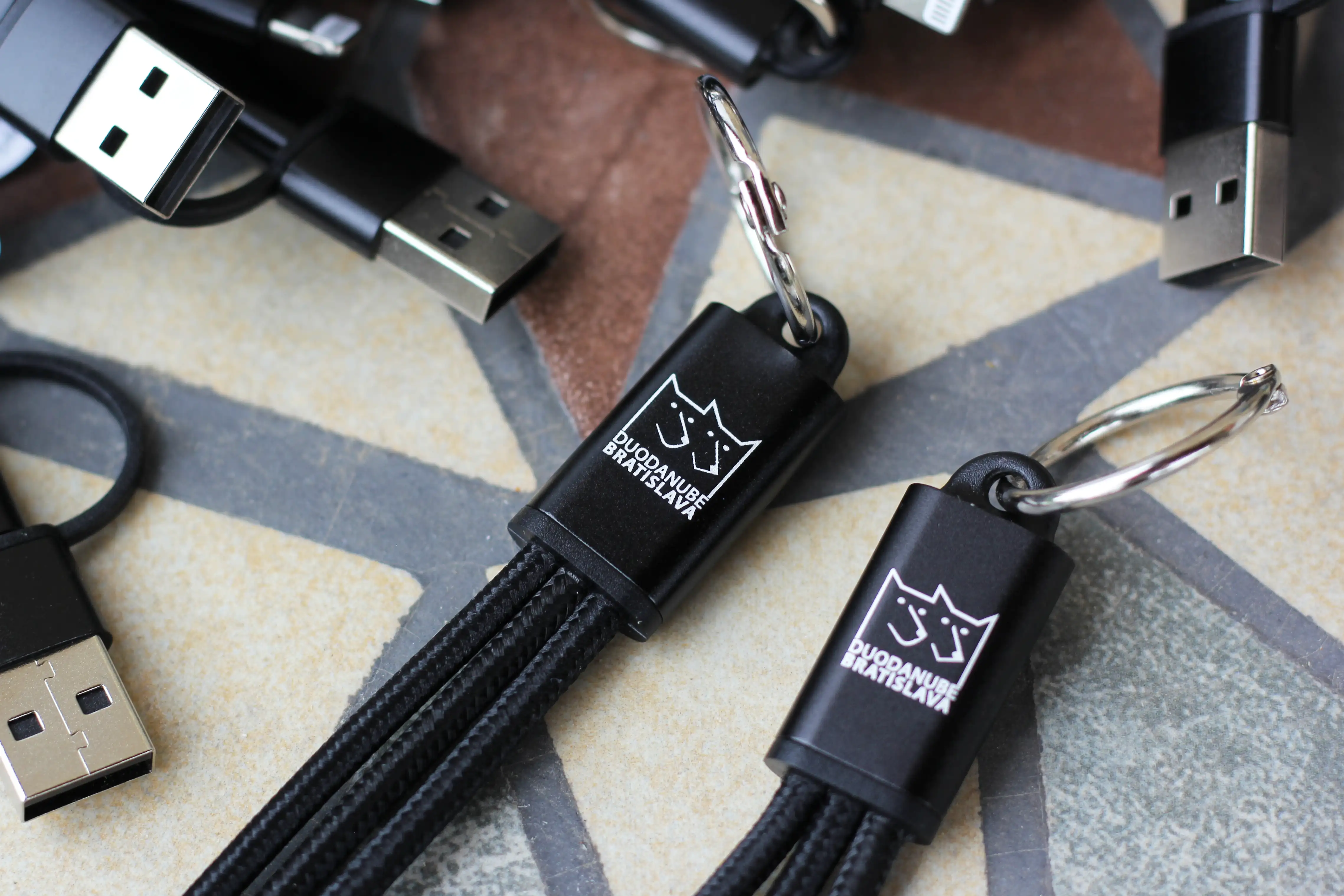 Reklamné USB nabíjacie káble s logom - Rafob 