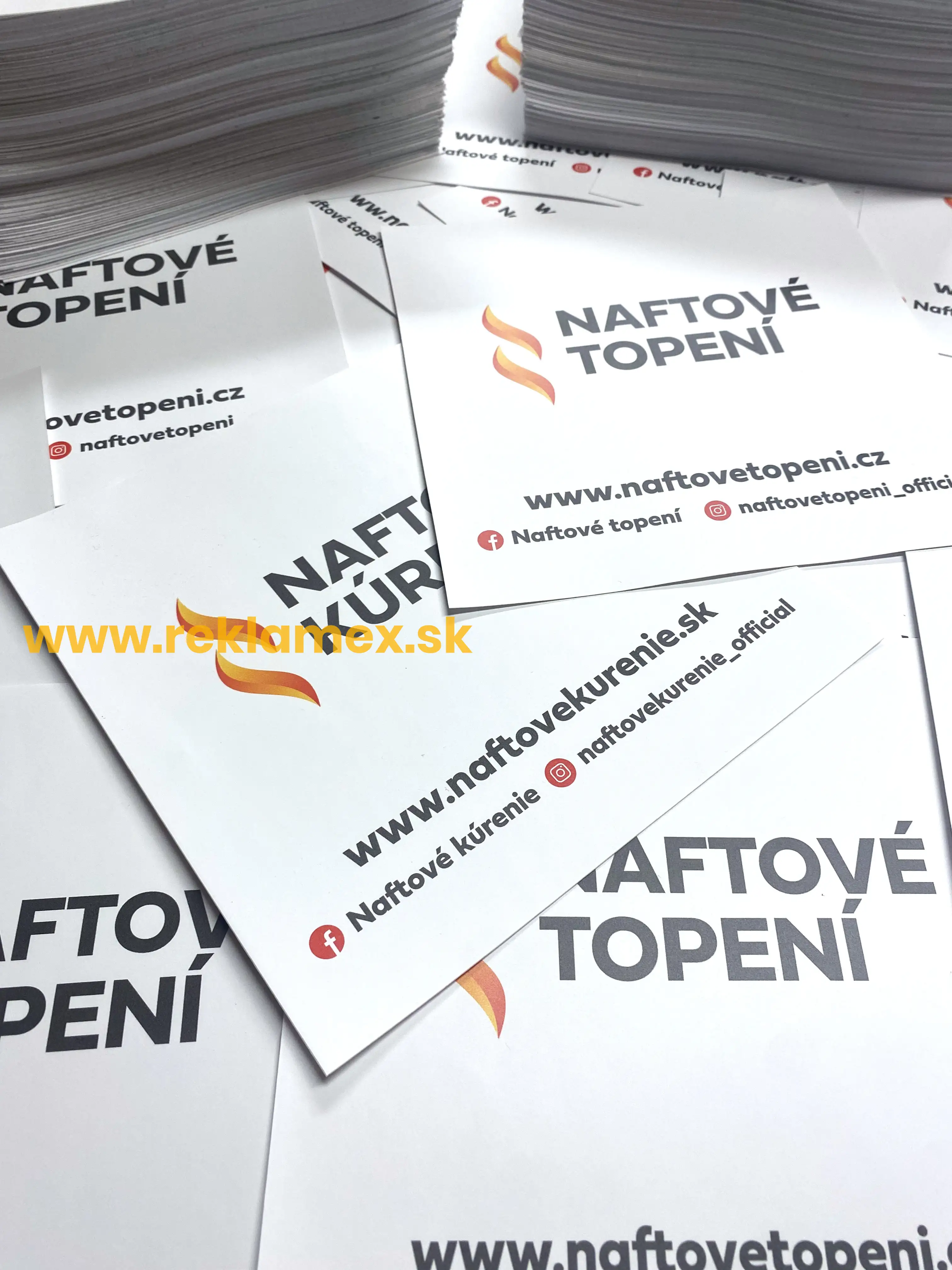 Reklamné plastové nálepky - štvorcové