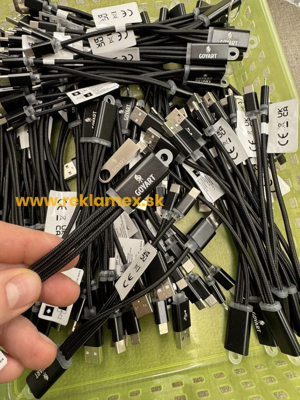 Reklamné USB nabíjacie káble s gravírovaním loga