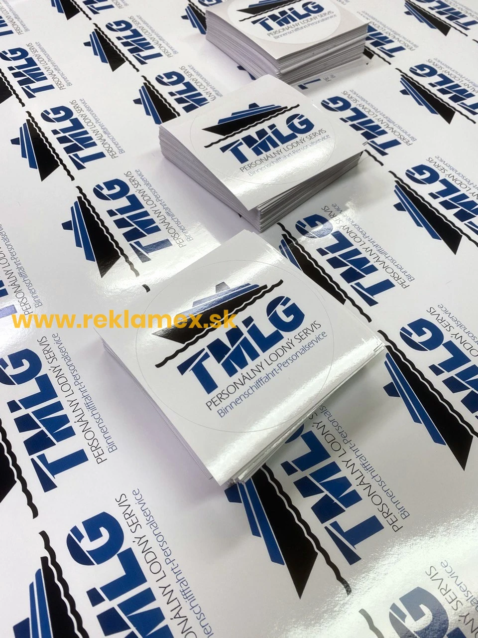 Reklamné plastové nálepky - štvorcové