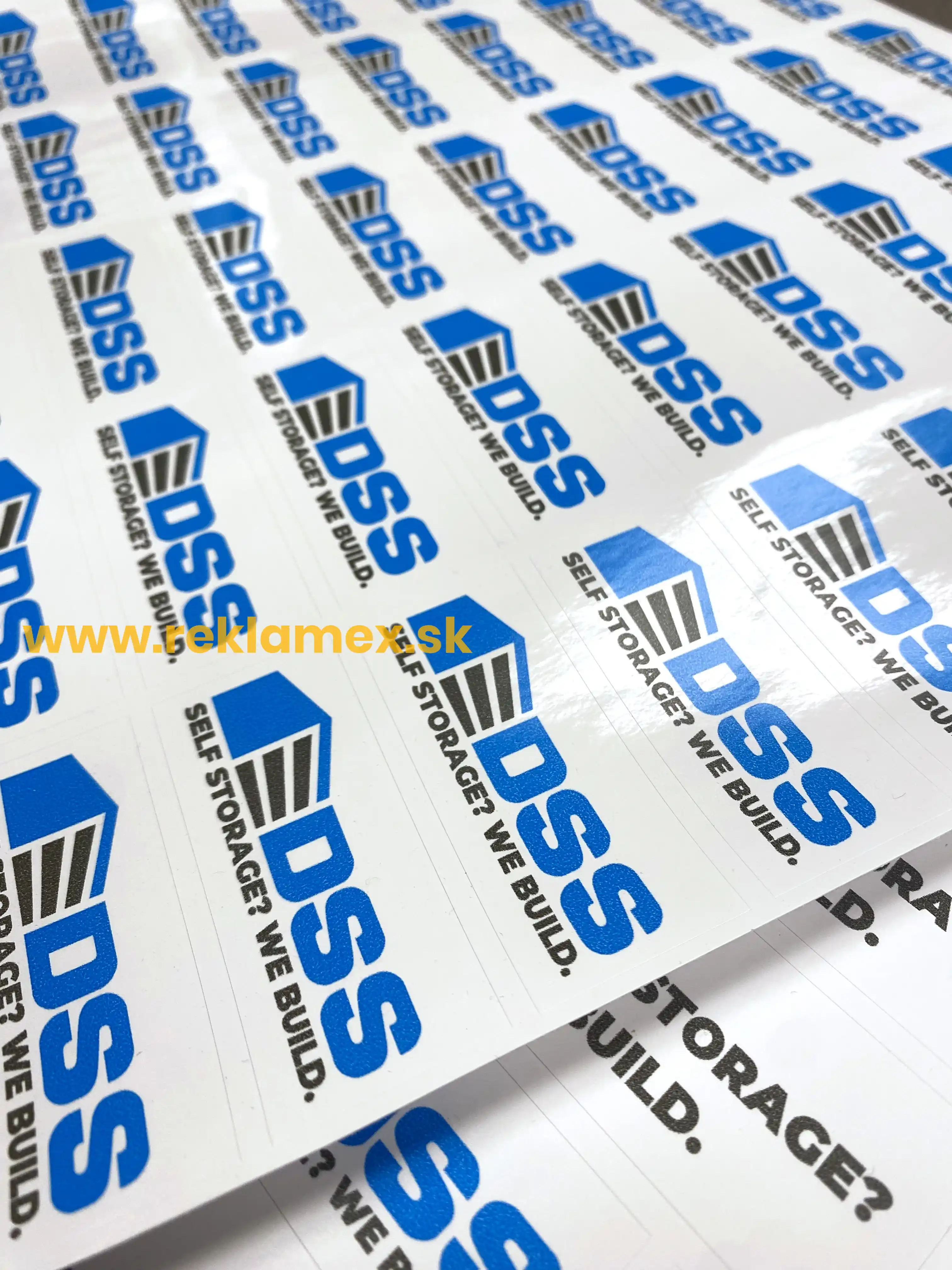 Reklamné plastové nálepky - obĺžnikové